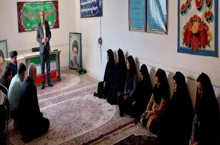 تقدیر از بانوان همکار اداره مخابرات فریدن تقدیر از بانوان همکار اداره مخابرات فریدن