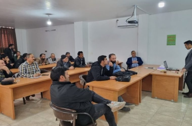 برگزاری کلاس آموزشی روش های پیشگیری و مبارزه با بیماری تب برفکی در شهرستان تیران و کرون