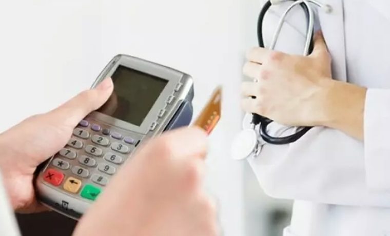 تعزیر پزشک متخلف برای دریافت وجه اضافه