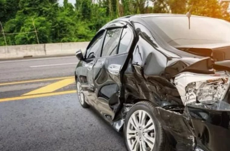 آشنایی با اقدامات ضروری بعد از تصادف آشنایی با اقدامات ضروری بعد از تصادف