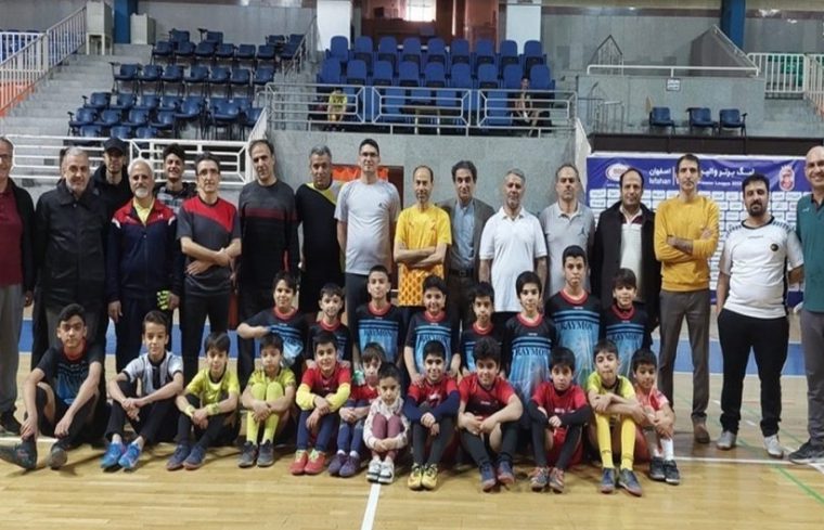 برگزاری مسابقه فوتسال پدر و پسر در مخابرات اصفهان برگزاری مسابقه فوتسال پدر و پسر در مخابرات اصفهان