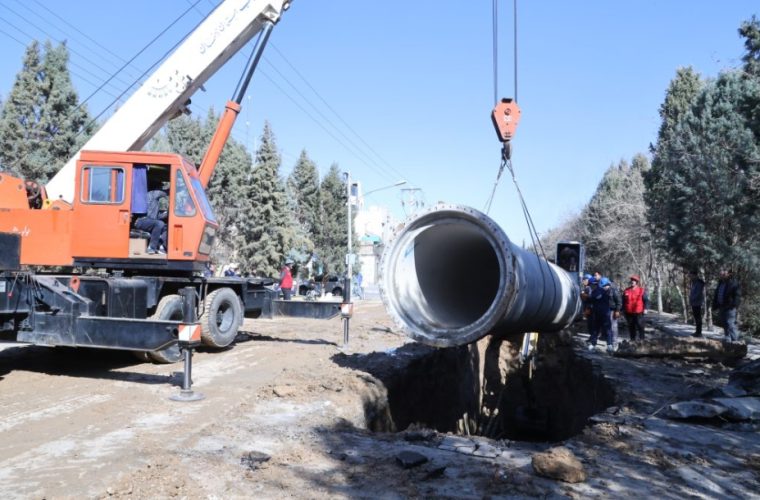مهار حادثه خط انتقال فاضلاب خیابان شهیدان کاظمی مهار حادثه خط انتقال فاضلاب خیابان شهیدان کاظمی