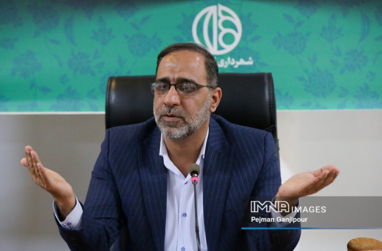 کاشت گلهای بهاری نوروز ۱۴۰۳ با تفالههای چای فرآوری شده کاشت گلهای بهاری نوروز ۱۴۰۳ با تفالههای چای فرآوری شده