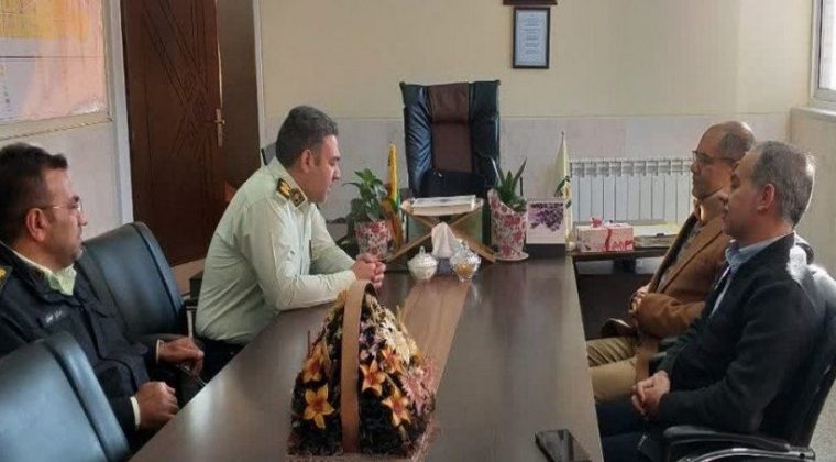 قدردانی مدیر مخابرات مرکز استان از کلانتری بهارستان قدردانی مدیر مخابرات مرکز استان از کلانتری بهارستان