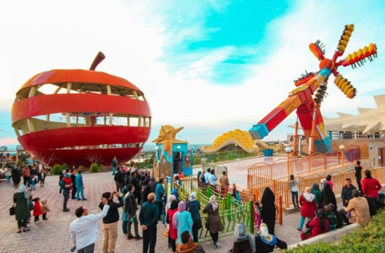 ساکت خبر داد:میزبانی ابرسازههای تفریحی اصفهان از جوانان با ۵۰درصد تخفیف ساکت خبر داد:میزبانی ابرسازههای تفریحی اصفهان از جوانان با ۵۰درصد تخفیف