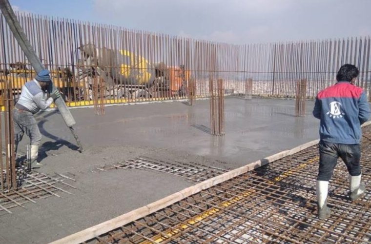 اجرای عملیات بتنریزی و تکمیل فونداسیون مخزن ذخیره آب ۵۰۰۰ مترمکعبی شهرهای ورنامخواست و سده لنجان اجرای عملیات بتنریزی و تکمیل فونداسیون مخزن ذخیره آب ۵۰۰۰ مترمکعبی شهرهای ورنامخواست و سده لنجان