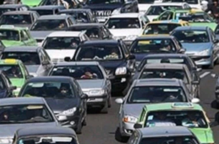 روزانه ۵۰ دقیقه برای هر نفر در ترافیک شهر اصفهان وقت تلف میشود روزانه ۵۰ دقیقه برای هر نفر در ترافیک شهر اصفهان وقت تلف میشود