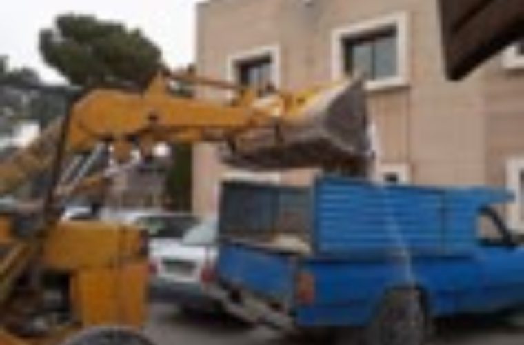 استفاده از هزار تن شن برای جلوگیری از یخ‌زدگی معابر شهر