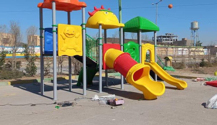 تهیه و نصب ۲۲ مجموعه بازی کودکان در پارکهای محلهای سطح شهر آبادان تهیه و نصب ۲۲ مجموعه بازی کودکان در پارکهای محلهای سطح شهر آبادان