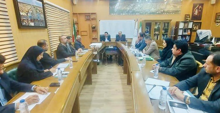 مدیران شهرداری با تدابیر لازم باید به فکر در آمدزایی باشند