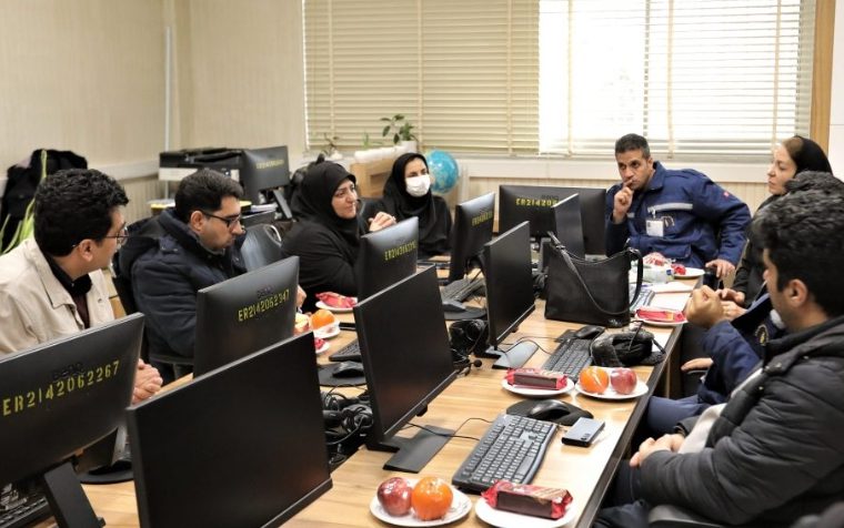 تیم (LAB) شرکت صنایع شیمایی ایران از فناوریهای نوین آموزشی پتروپالایش اصفهان بازدید کرد تیم (LAB) شرکت صنایع شیمایی ایران از فناوریهای نوین آموزشی پتروپالایش اصفهان بازدید کرد