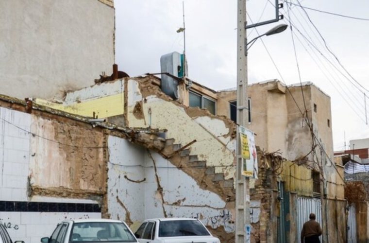 آزاد سازی برای احداث فضای سبز و پارک در محله همت آباد با اعتبار ۳۱۰ میلیارد ریال