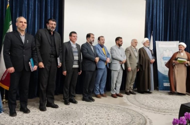 آب منطقه ای اصفهان در ترویج فرهنگ اقامه نماز رتبه برتر را کسب کرد آب منطقه ای اصفهان در ترویج فرهنگ اقامه نماز رتبه برتر را کسب کرد