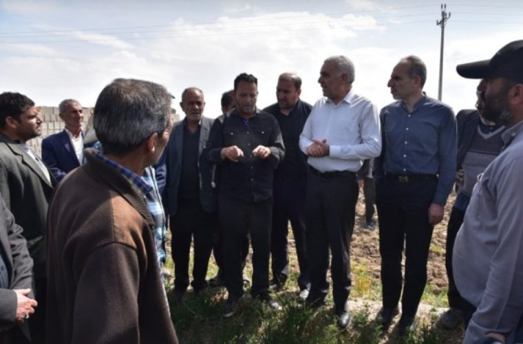 بازدید مدیر عامل آب منطقه ای اصفهان از مزارع مرکزی و شرق اصفهان بازدید مدیر عامل آب منطقه ای اصفهان از مزارع مرکزی و شرق اصفهان