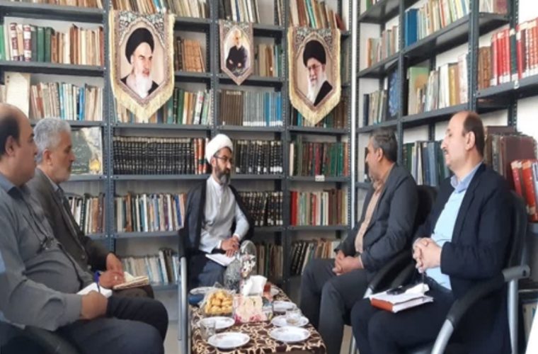 دیدار مدیر کل دامپزشکی استان اصفهان با امام جمعه و فرماندار شهرستان نایین دیدار مدیر کل دامپزشکی استان اصفهان با امام جمعه و فرماندار شهرستان نایین