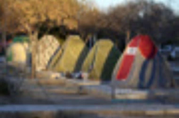 برپایی یک هزار و ۷۲۰ چادر مسافرتی در باغ فدک در شامگاه ۲۳ فروردین ماه برپایی یک هزار و ۷۲۰ چادر مسافرتی در باغ فدک در شامگاه ۲۳ فروردین ماه