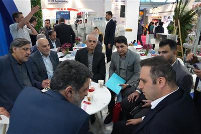 بازدید کارکنان نفت و گاز مارون از نمایشگاه صنعت نفت بازدید کارکنان نفت و گاز مارون از نمایشگاه صنعت نفت