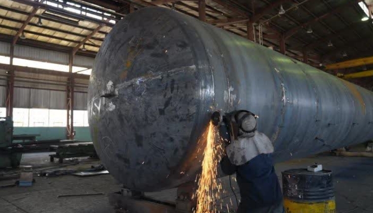 ساخت مخازن فلزی جهت استقرار در مرزهای صادراتی توسط شرکت پترو پالایش میر داماد صفه ساخت مخازن فلزی جهت استقرار در مرزهای صادراتی توسط شرکت پترو پالایش میر داماد صفه