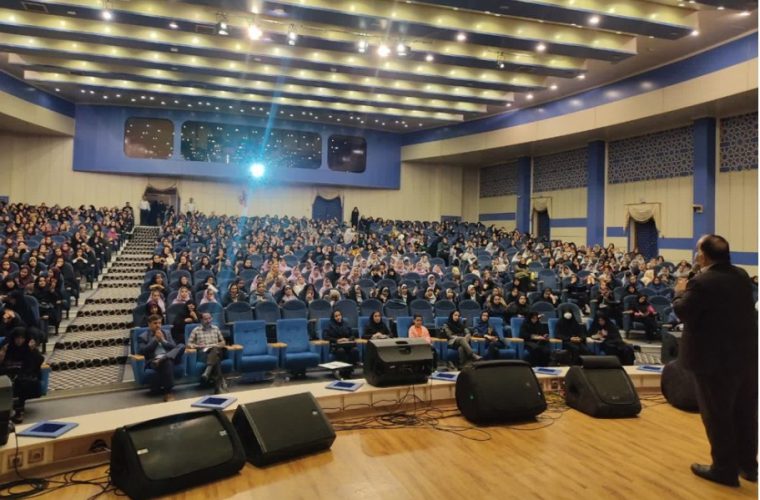 تمام تلاش مسئولان برای تامین پایدار آب شرب مردم است تمام تلاش مسئولان برای تامین پایدار آب شرب مردم است