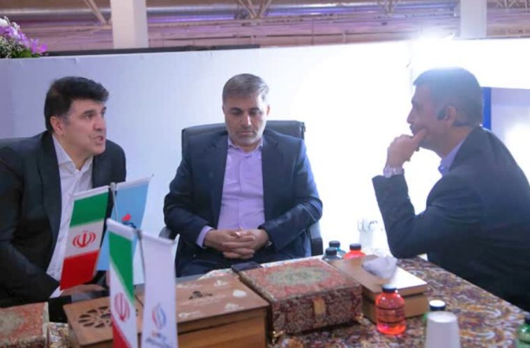 عضو کمیسیون انرژی مجلس از غرفه هلدینگ پتروپالایش اصفهان عضو کمیسیون انرژی مجلس از غرفه هلدینگ پتروپالایش اصفهان