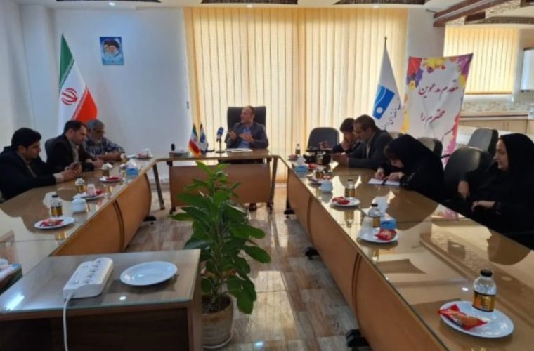 نشست خبری رئیس اداره منابع آب با خبرنگاران و اصحاب رسانه شهرستان برخوار برگزار شد نشست خبری رئیس اداره منابع آب با خبرنگاران و اصحاب رسانه شهرستان برخوار برگزار شد