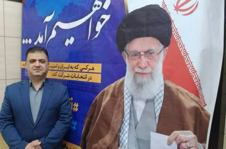 حقیقی ، از روابط عمومی پست اصفهان کناره گیری کرد