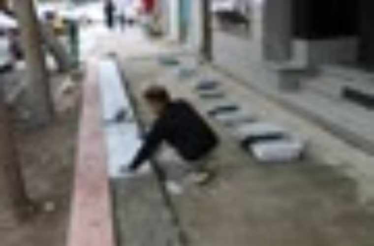 سرتاسر خیابان «احمدآباد» جدول‌گذاری و آسفالت می شود