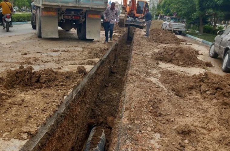 آغاز فاز دوم لوله گذاری آب خیابان آیت الله صادقی توسط آبفا منطقه پنج اصفهان