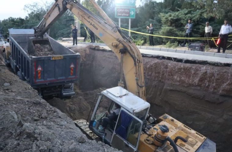 توضیحات مدیرعامل آبفا اصفهان درخصوص فرونشستهای اخیر شبکه فرسوده فاضلاب توضیحات مدیرعامل آبفا اصفهان درخصوص فرونشستهای اخیر شبکه فرسوده فاضلاب