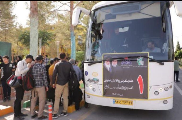 اعزام ۶ دستگاه اتوبوس ازپالایشگاه اصفهان در مراسم ۱۴ خرداد و سخنرانی رهبر معظم انقلاب در حرم مطهر امام خمینی (ره