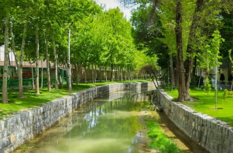 اجرای عملیات لایروبی کانال‌ها و انهار منطقه ۵ با ۵ میلیارد ریال اعتبار