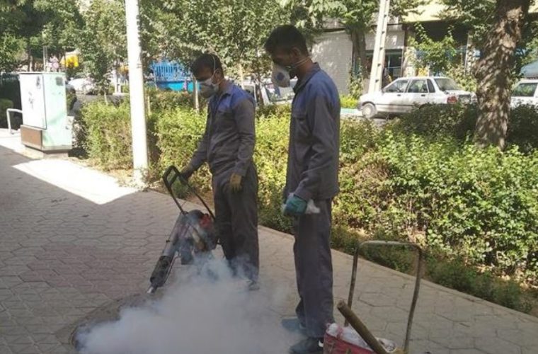 سمپاشی ۳۴ هزار و ۸۰۰ منهول فاضلاب در سطح منطقه۳ اصفهان