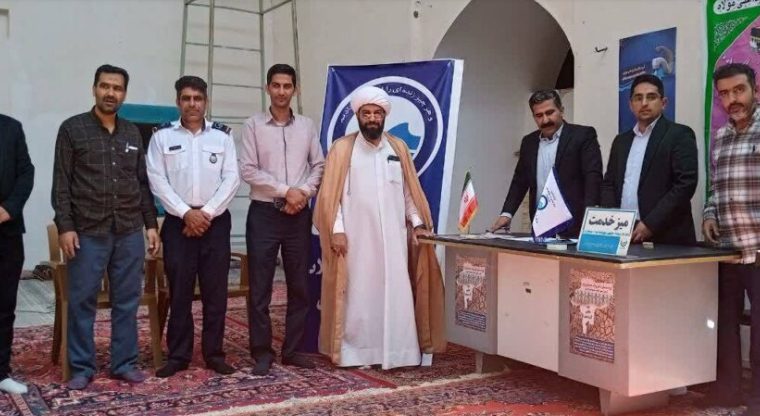 برپایی میز خدمت امور آبفای کوهپایه در محل مصلی نماز جمعه