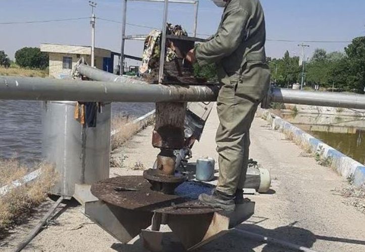 عملیات اصلاح و افزایش تعداد هواده های دورکند تصفیه خانه فاضلاب شهرضا