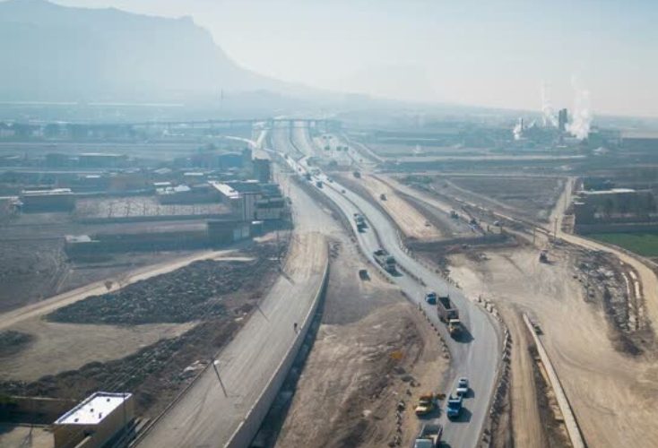 جابه‌جایی شبکه‌های برق و گاز در قسمت شرقی رینگ چهارم شهر اصفهان