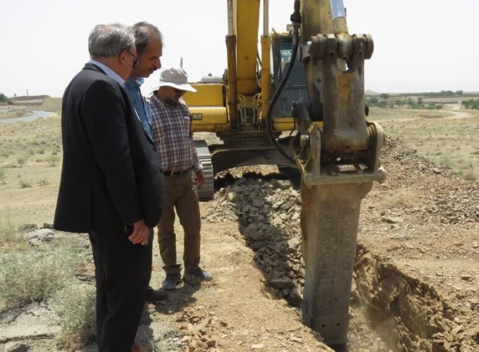 اجرای خط انتقال آب رضوانشهر و ۸ روستای رضوانیه و اتصال به سامانه دوم آبرسانی اصفهان بزرگ