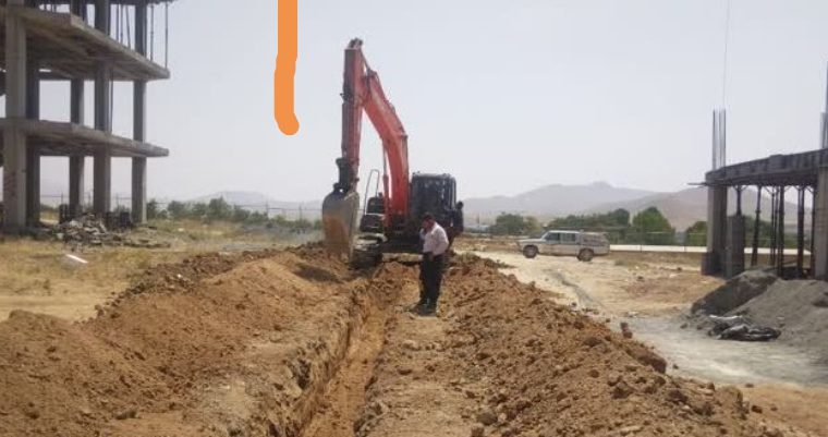 اتمام عملیات لوله گذاری  شبکه آب در مسکن ملی  شهر بویین میاندشت