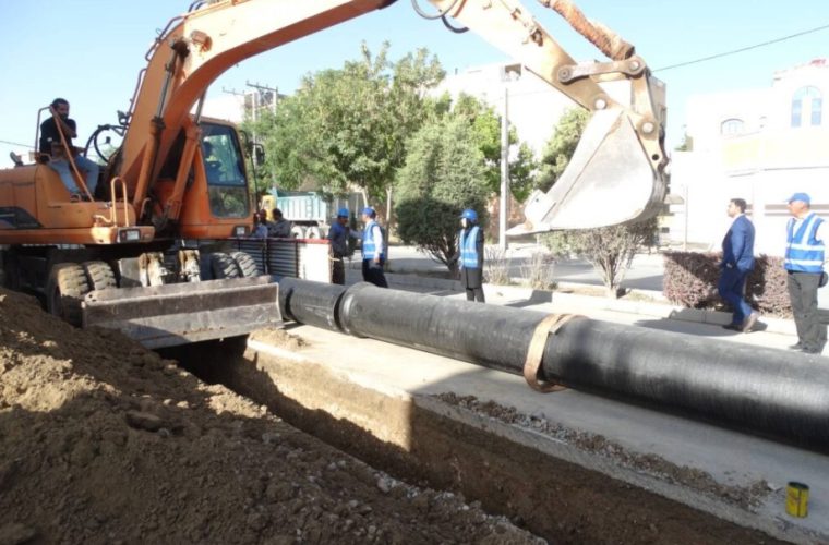 کیلومتر لوله گذاری آب و فاضلاب در استان اصفهان