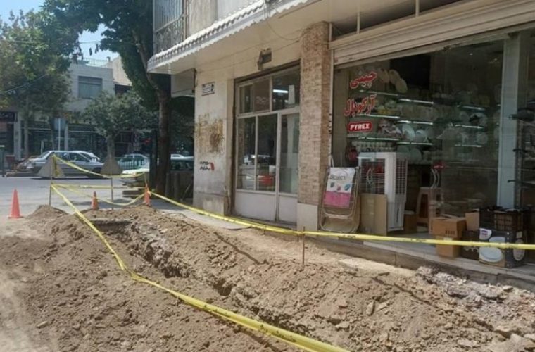 ۲۵۰متر اصلاح شبکه در خیابان عبدالرزاق