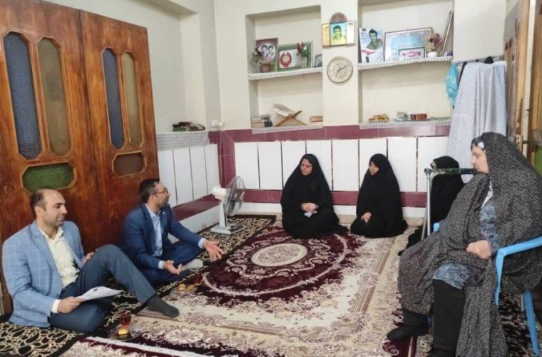 دیدار مدیر امور آبفا منطقه خمینی شهر با خانواده معظم شهید و جانباز هشت سال دفاع مقدس