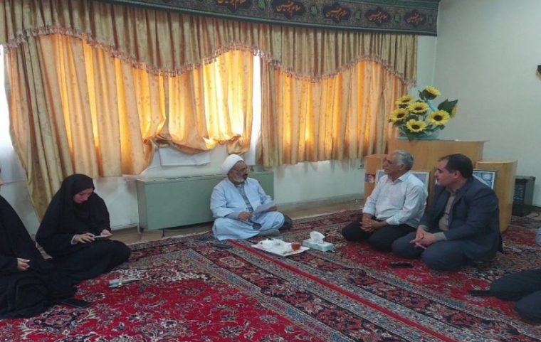 نشست تعاملی دبیر ستاد اقامه نماز لنجان با ریاست و کارکنان مخابرات شهرستان لنجان