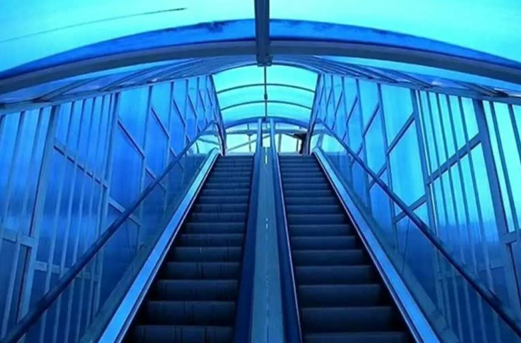 تامین روشنایی ۱۲ پل‌ عابر پیاده مکانیزه در شهر