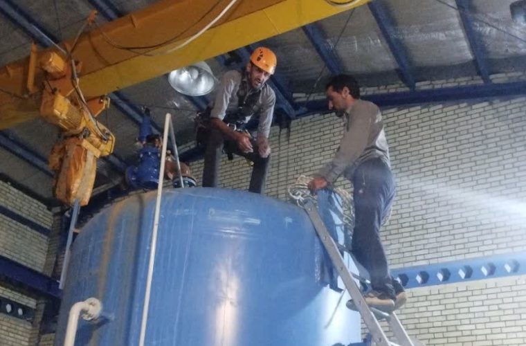 تقدیر آبفای سمیرم از اعضای باشگاه کوهنوردی به دلیل انجام تعمیرات تاسیسات در ارتفاع