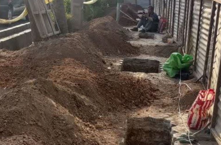 اصلاح شبکه فاضلاب خیابان بهداری لشگر توسط آبفا منطقه ۲ اصلاح شبکه فاضلاب خیابان بهداری لشگر توسط آبفا منطقه ۲