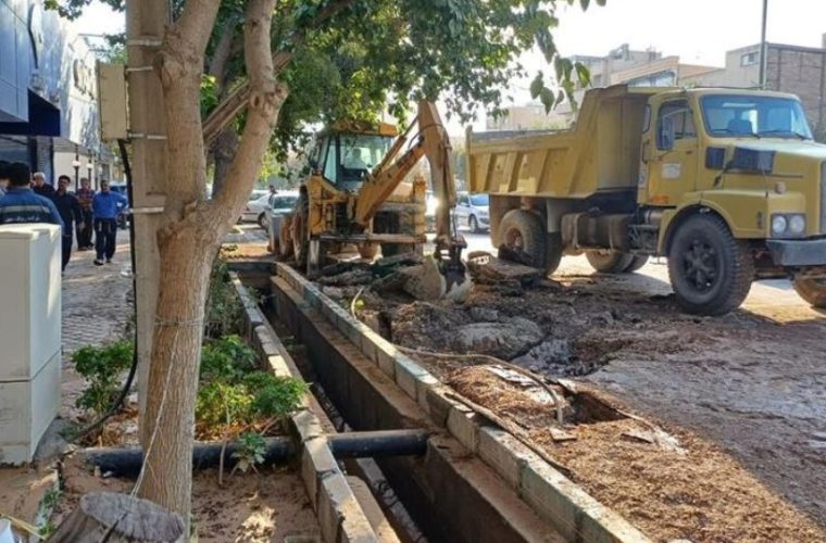 رفع حادثه شکستگی لوله ۴۰۰ میلیمتر خیابان ارتش توسط آبفای منطقه ۲ رفع حادثه شکستگی لوله ۴۰۰ میلیمتر خیابان ارتش توسط آبفای منطقه ۲