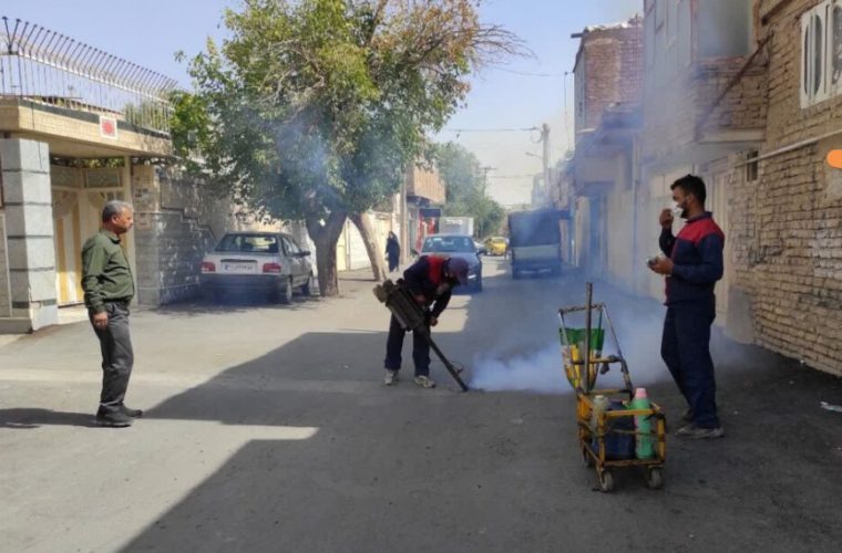 پایان مرحله دوم عملیات سم پاشی بیش از ۱۲ هزار منهول فاضلاب شهرستان خمینی شهر