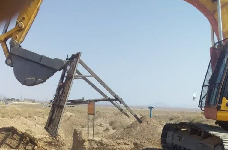 اجرای خط انتقال آب از خط دلیجان به مجتمع زرکان میمه