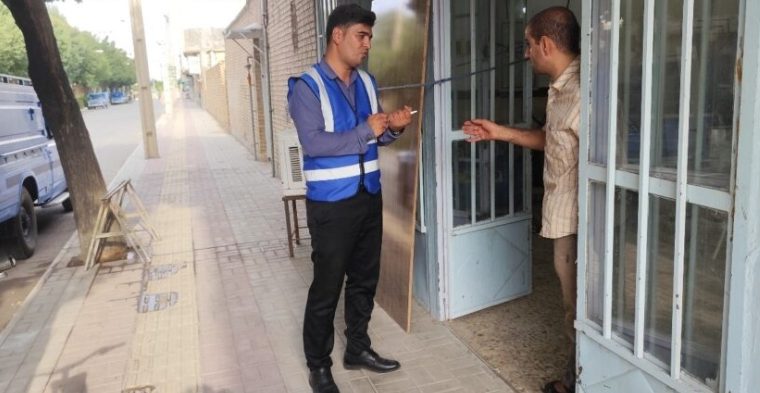 حضور اکیپ مروجین مصرف آب در سطح شهر دهاقان و گلشن