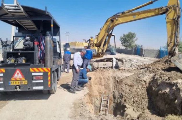 رفع حادثه خط ۸۰۰ میلی متر انتقال آب شهر بهارستان
