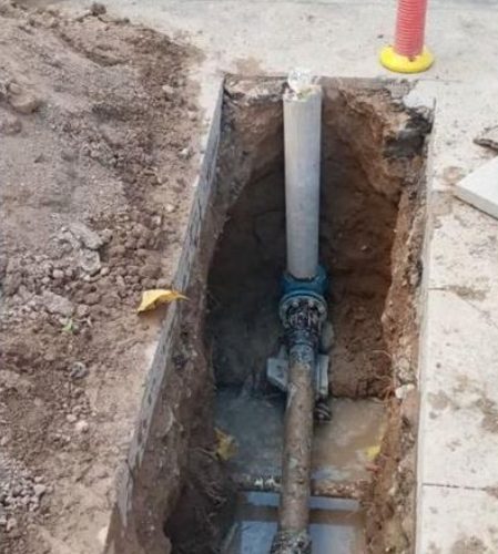 اتصال لوله و اصلاح انشعابات آب خیابان کاخ توسط آبفای منطقه ۴ اتصال لوله و اصلاح انشعابات آب خیابان کاخ توسط آبفای منطقه ۴